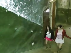 Cô gái có vui vẻ trong phòng ngủ