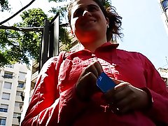 Tôi chỉ yêu cầu cô nếu cô ấy muốn để fuck